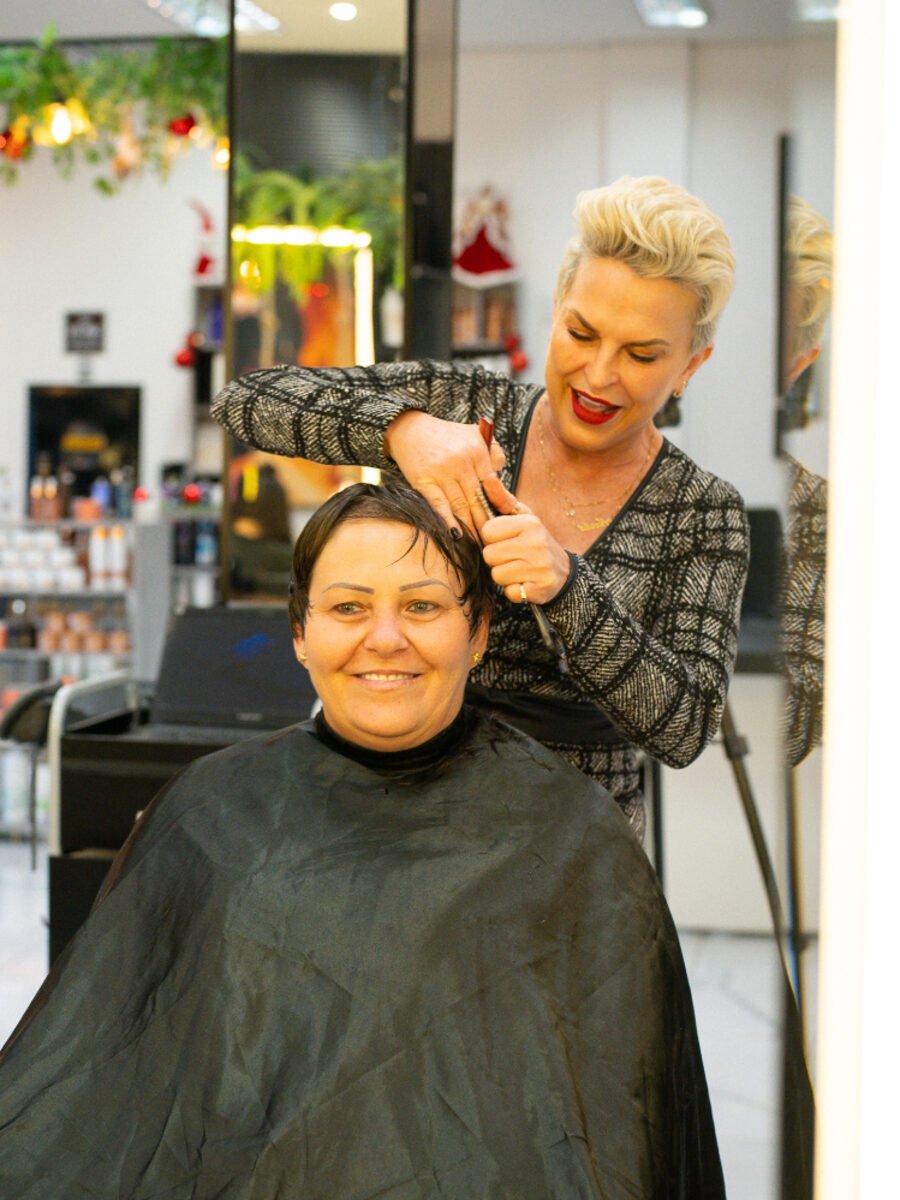 Corte curto feminino em Chapecó com a Nanda