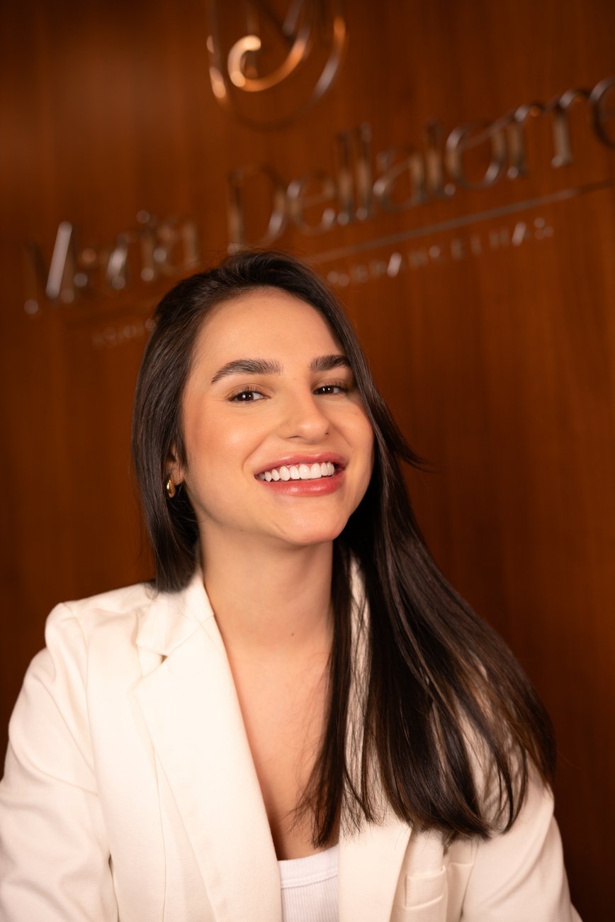 Maria Dellatorre Especialista em Sobrancelhas
